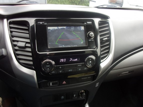 MITSUBISHI L200 Double Cabine MITSUBISHI L200-008.jpg